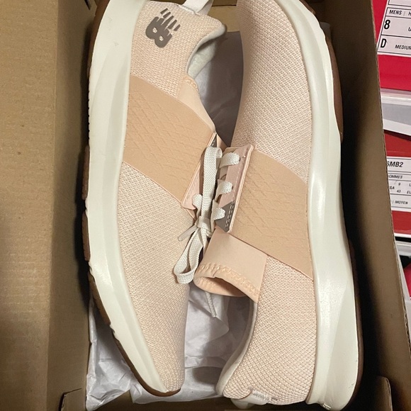 BRAND NEW women new balance nergize soft pink cream shoes size US 8.5 - Picture 6 of 7